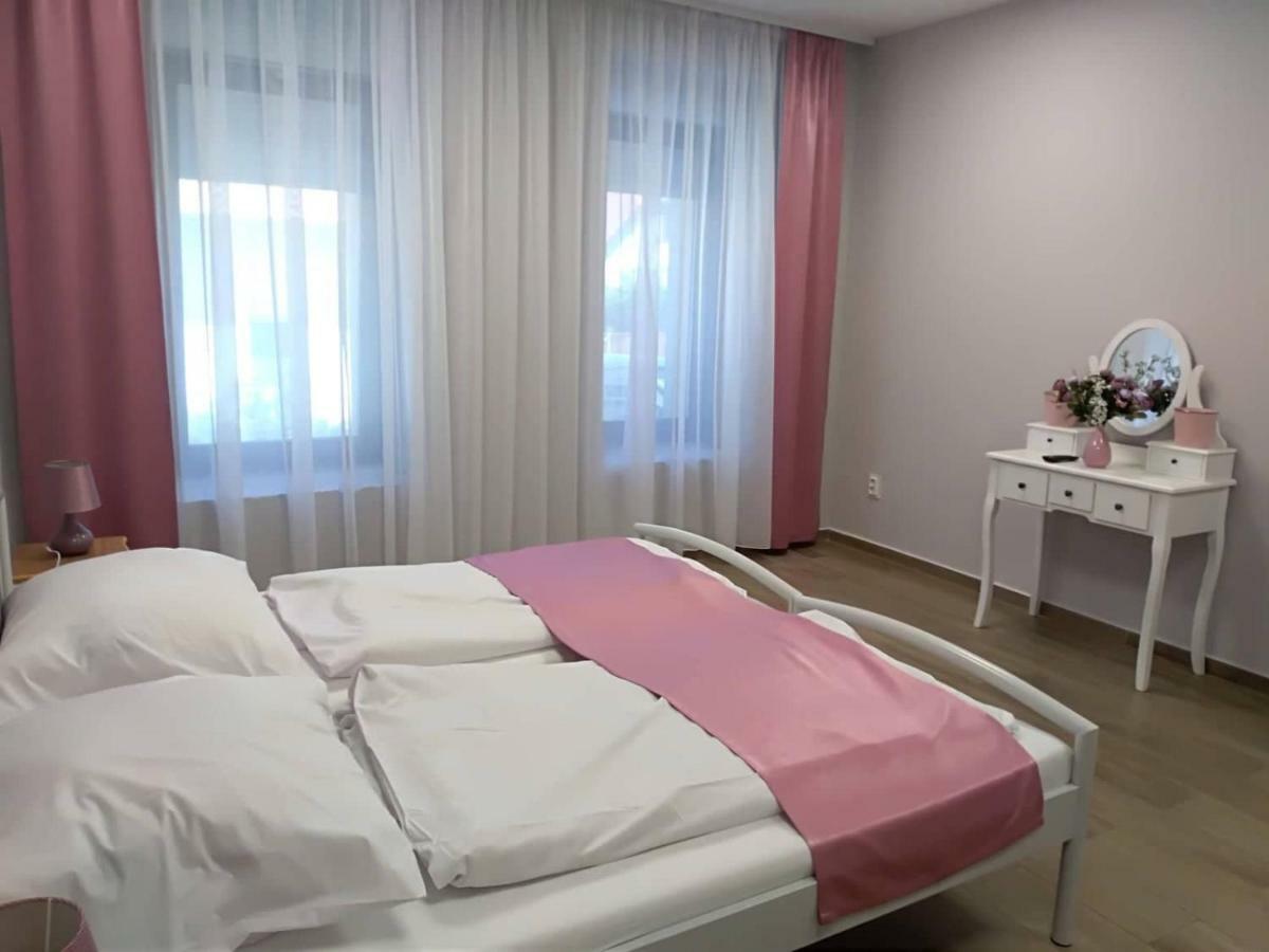 Alma Vendégház Veszprém Exterior foto